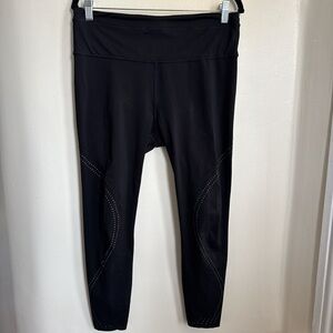 Athleta Black Accelerate Lasercut 7/8 Tights